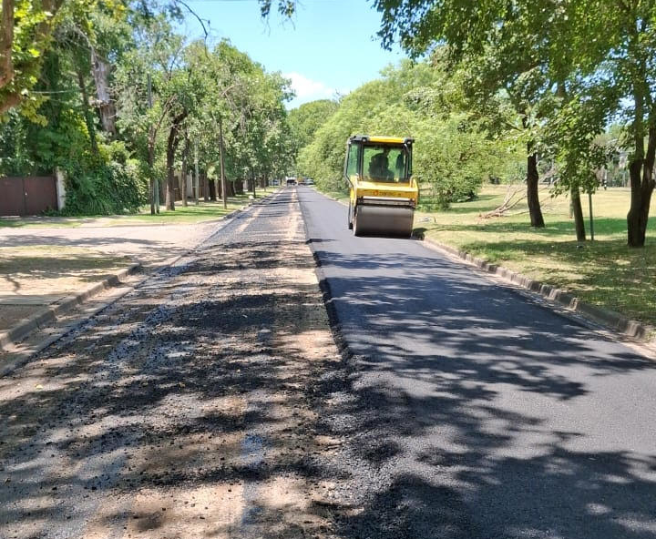 Asfalto en Pedro Ríos: Se empezaron a pavimentar las ultimas cuadras